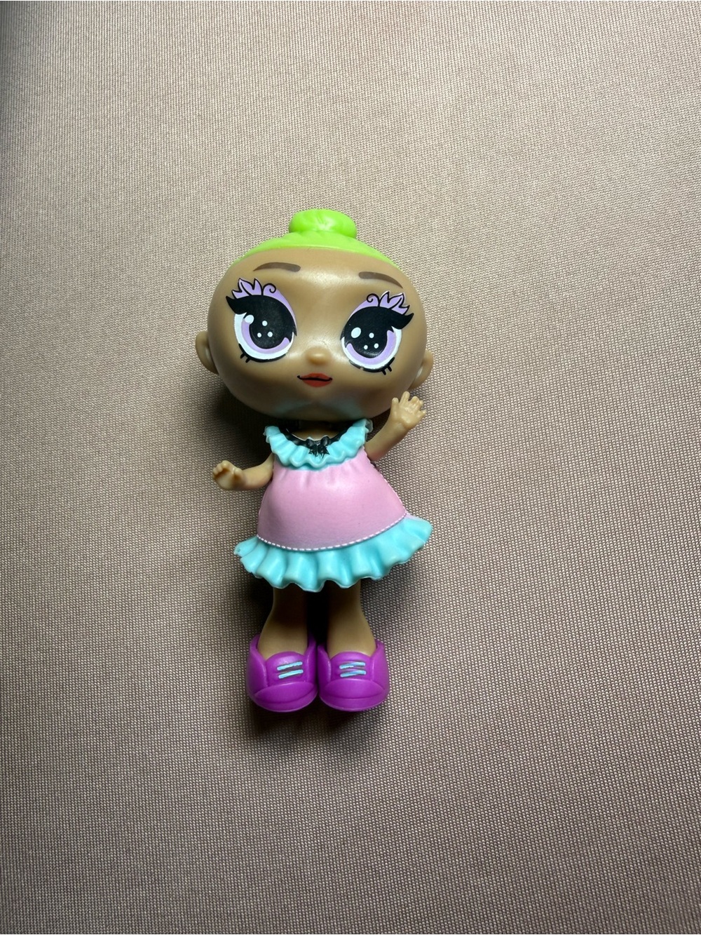 Skyrocket Blume Surprise Doll Flower Pot Toy Figure Series Neon Green Hair Doll